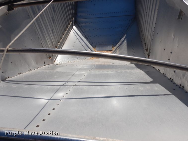image for item ER9969 1979 Wilson double hopper bottom grain trailer