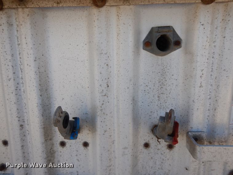 image for item ER9969 1979 Wilson double hopper bottom grain trailer