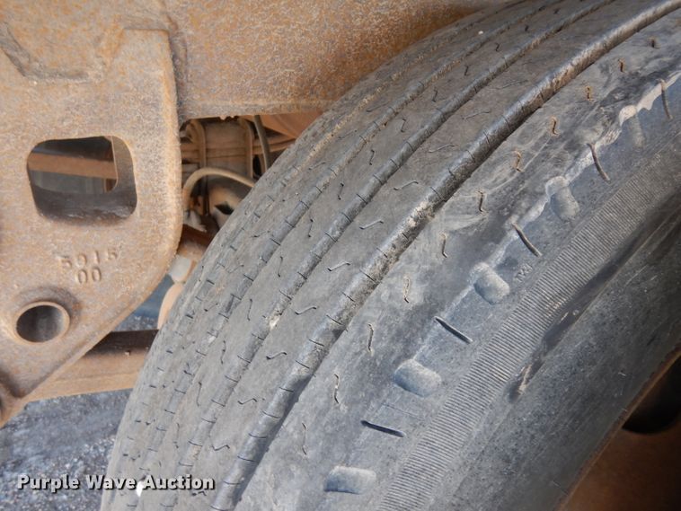 image for item ER9969 1979 Wilson double hopper bottom grain trailer