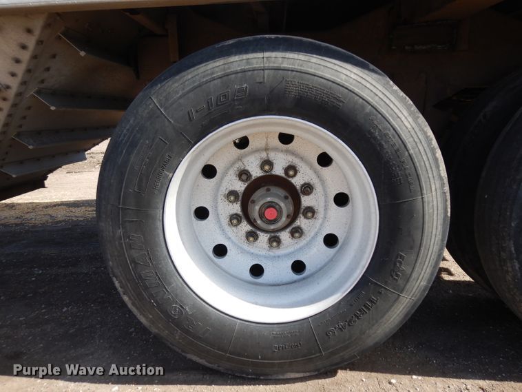 image for item ER9969 1979 Wilson double hopper bottom grain trailer