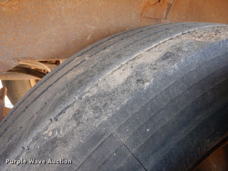 image for item ER9969 1979 Wilson double hopper bottom grain trailer