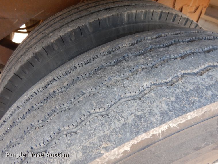 image for item ER9969 1979 Wilson double hopper bottom grain trailer