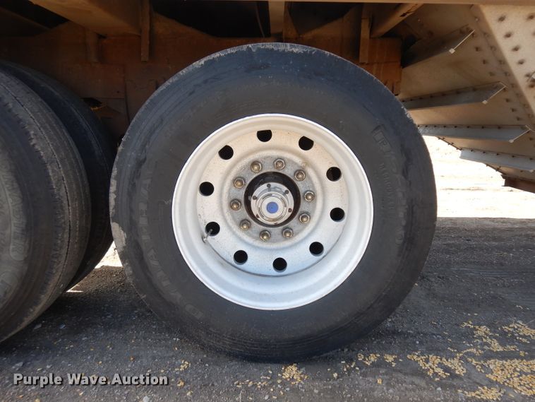 image for item ER9969 1979 Wilson double hopper bottom grain trailer