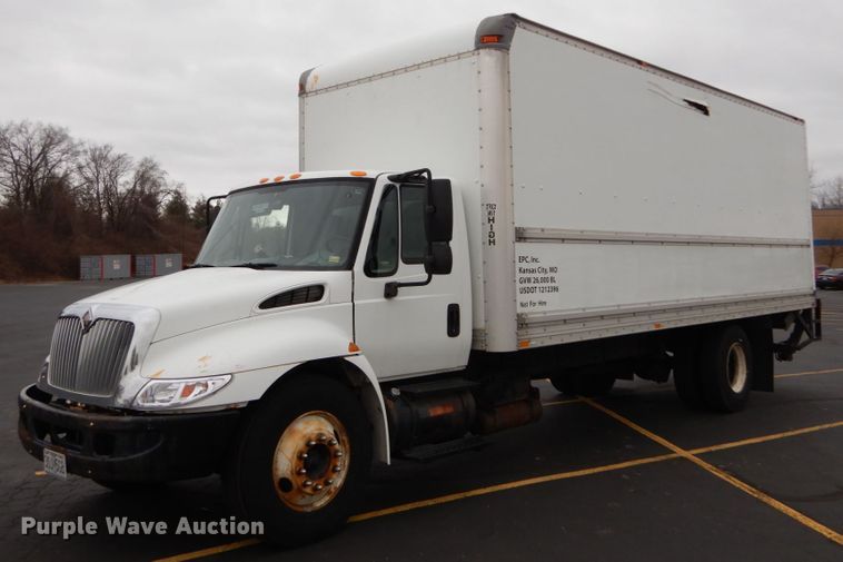 image for item GC9499 2004 International 4300 box truck