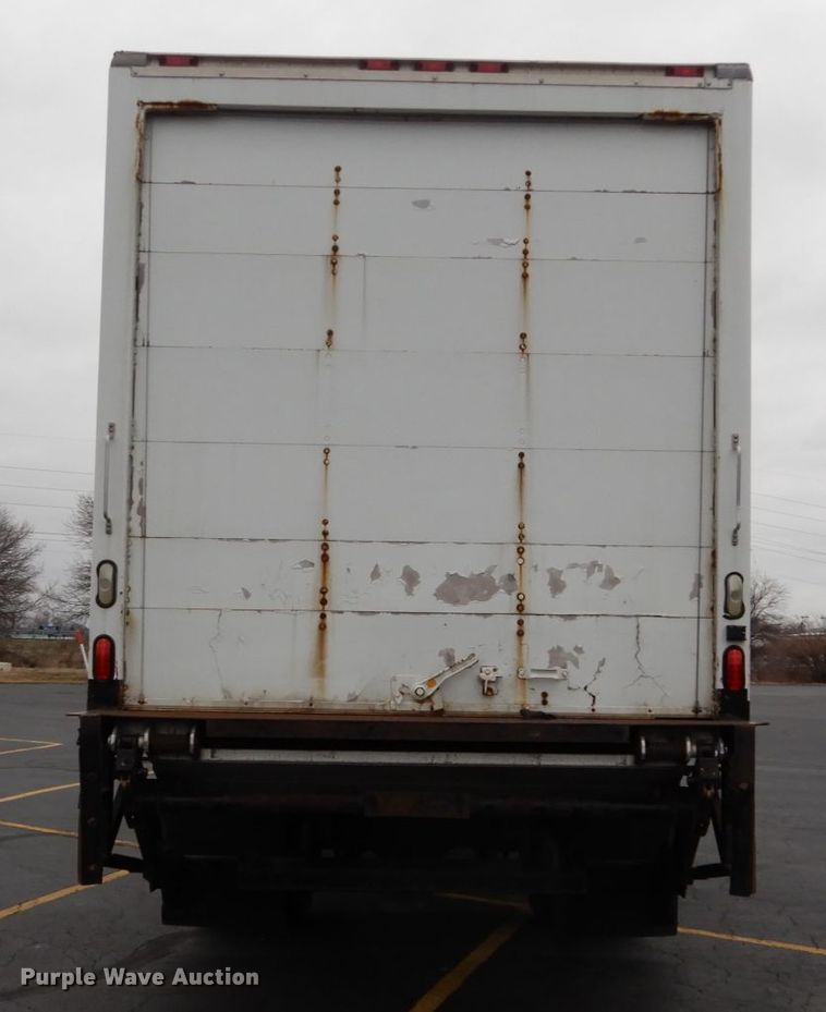 image for item GC9499 2004 International 4300 box truck