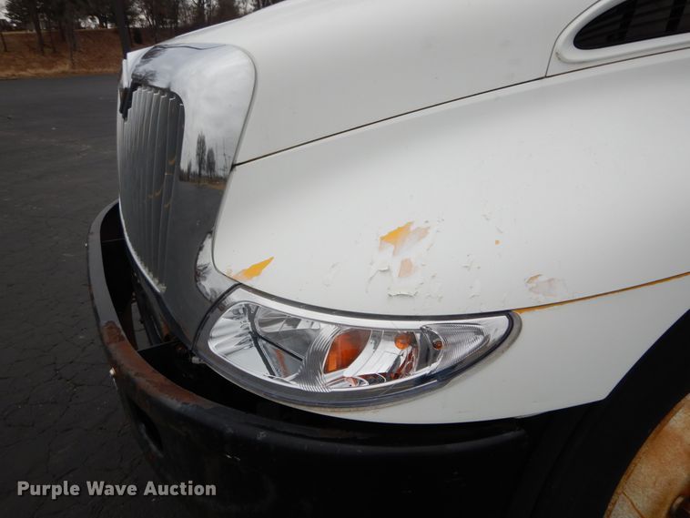 image for item GC9499 2004 International 4300 box truck