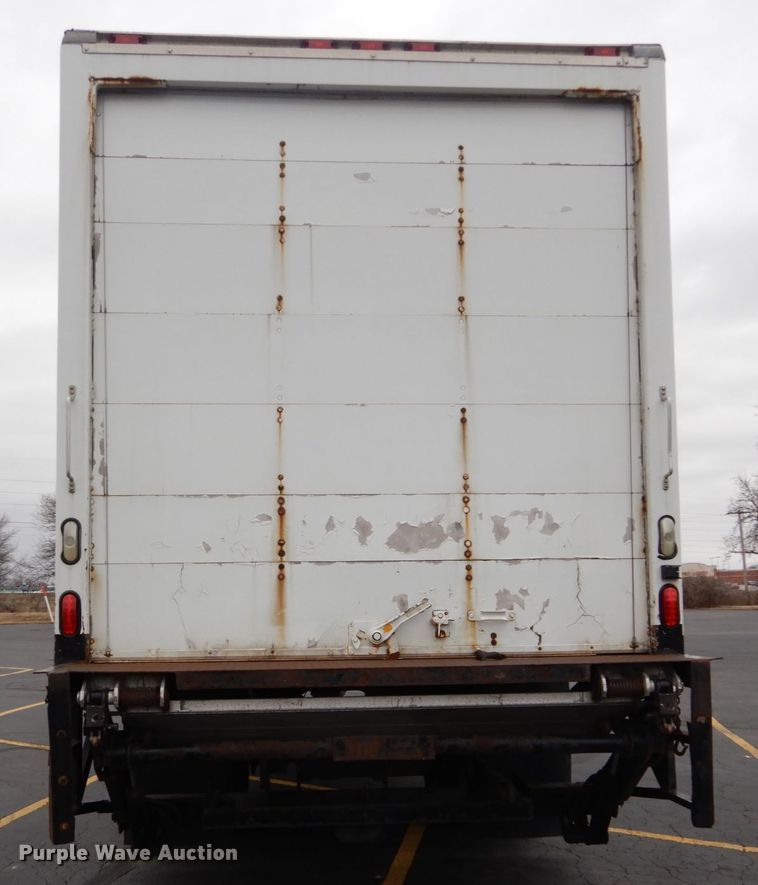image for item GC9499 2004 International 4300 box truck