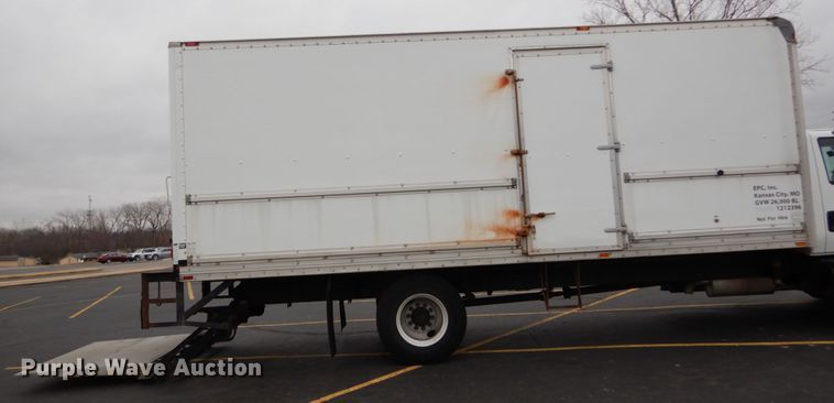 image for item GC9499 2004 International 4300 box truck