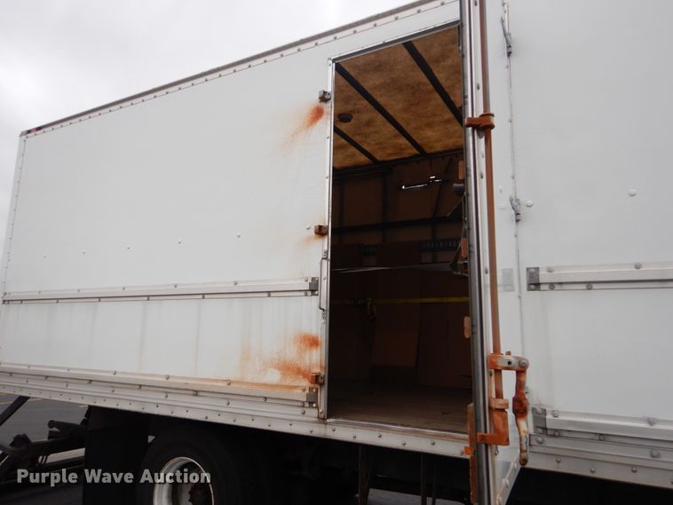 image for item GC9499 2004 International 4300 box truck