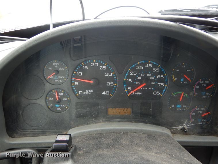 image for item GC9499 2004 International 4300 box truck