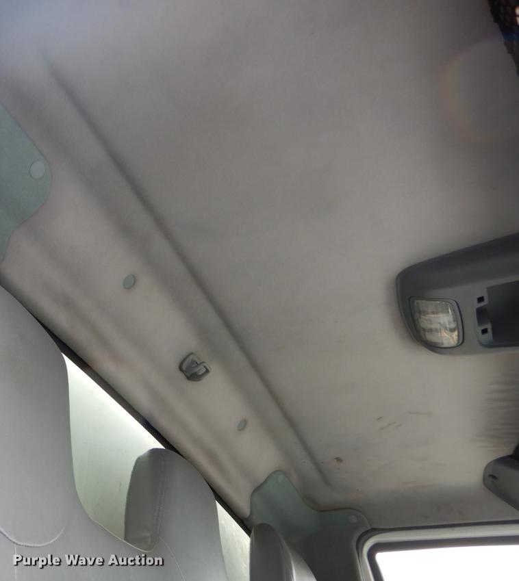 image for item GC9499 2004 International 4300 box truck