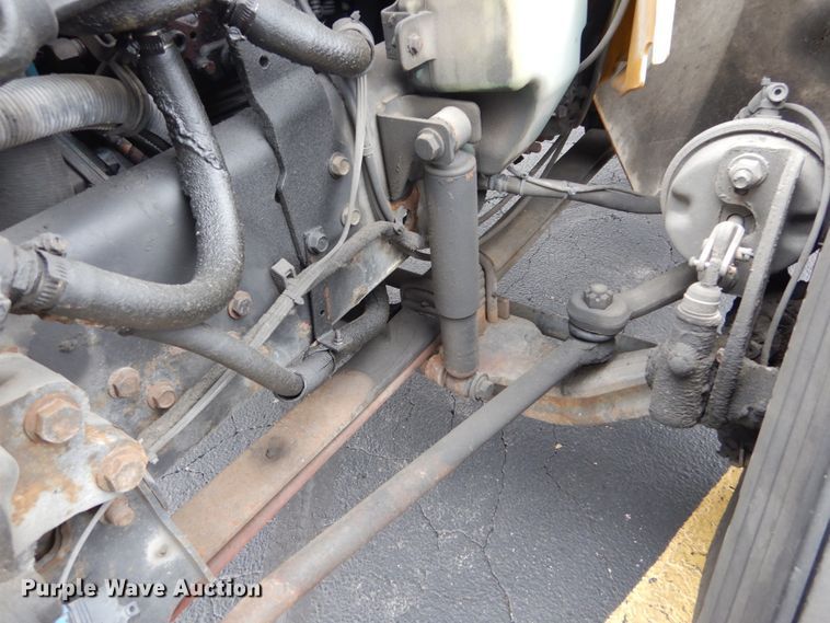 image for item GC9499 2004 International 4300 box truck