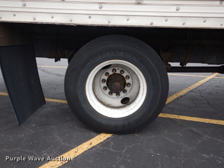 image for item GC9499 2004 International 4300 box truck