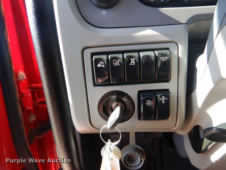 image for item GF9097 2015 Peterbilt 567 semi truck