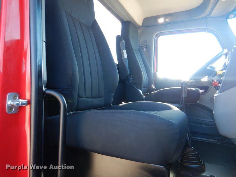 image for item GF9097 2015 Peterbilt 567 semi truck