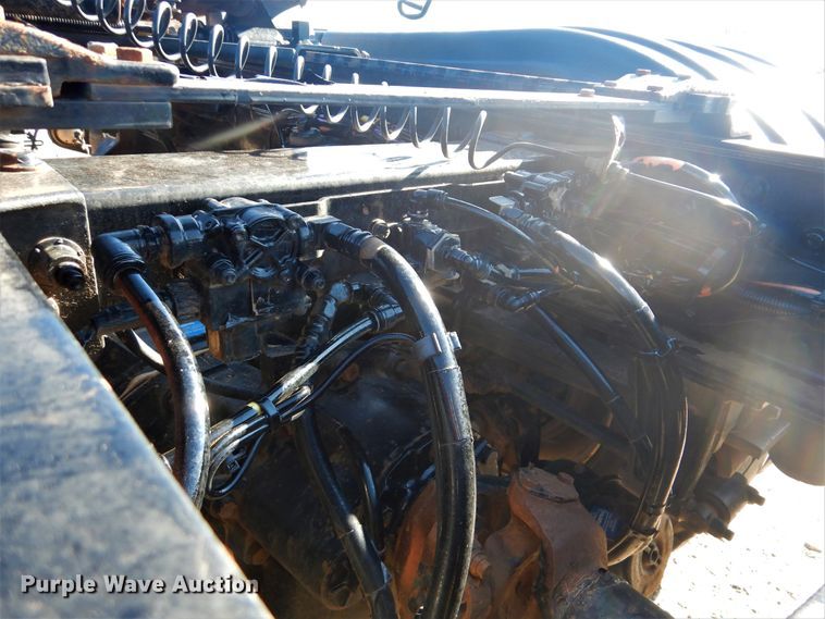 image for item GF9097 2015 Peterbilt 567 semi truck