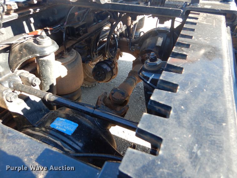 image for item GF9097 2015 Peterbilt 567 semi truck