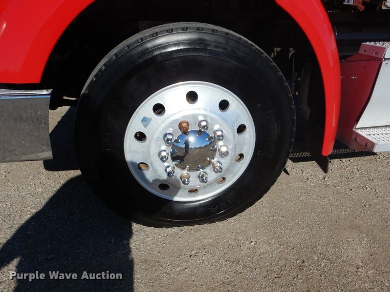 image for item GF9097 2015 Peterbilt 567 semi truck