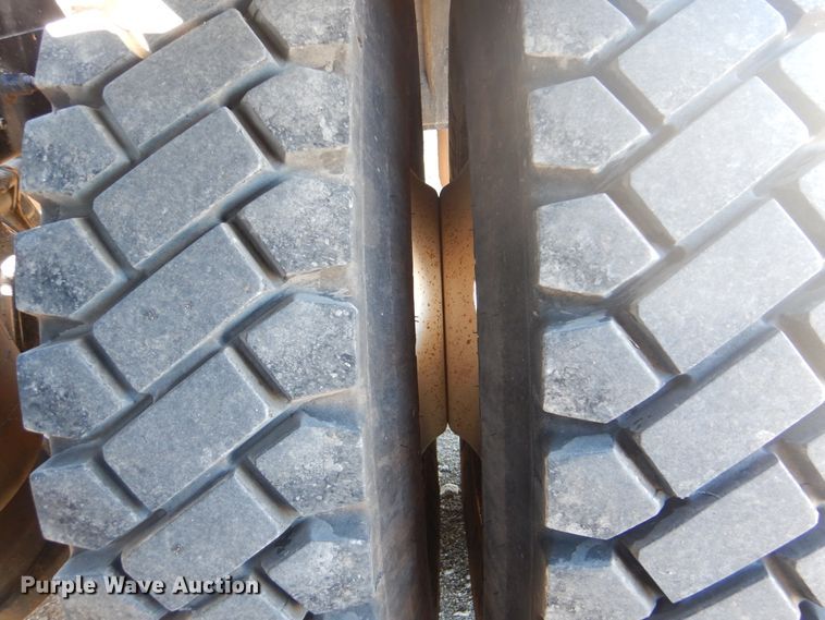 image for item GF9097 2015 Peterbilt 567 semi truck