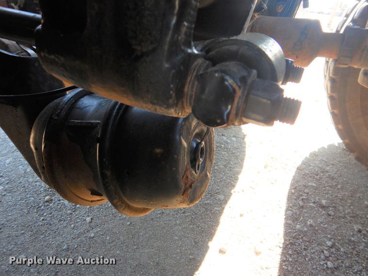 image for item GF9097 2015 Peterbilt 567 semi truck