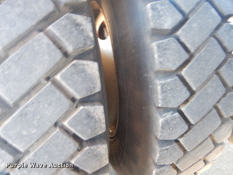 image for item GF9097 2015 Peterbilt 567 semi truck