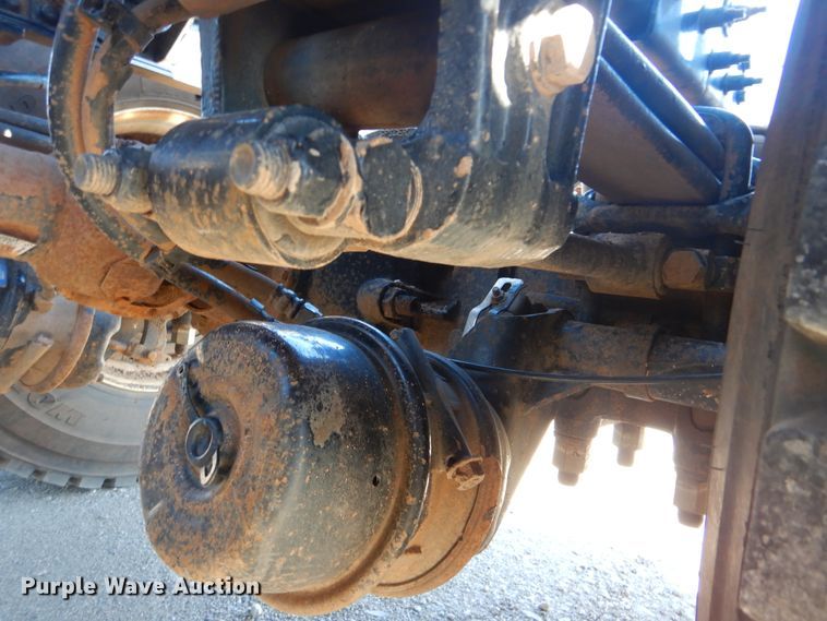 image for item GF9097 2015 Peterbilt 567 semi truck