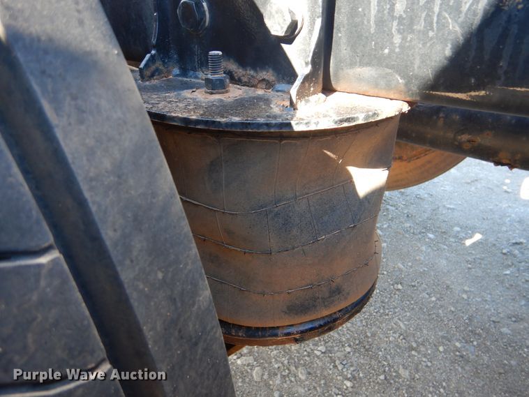 image for item GF9097 2015 Peterbilt 567 semi truck