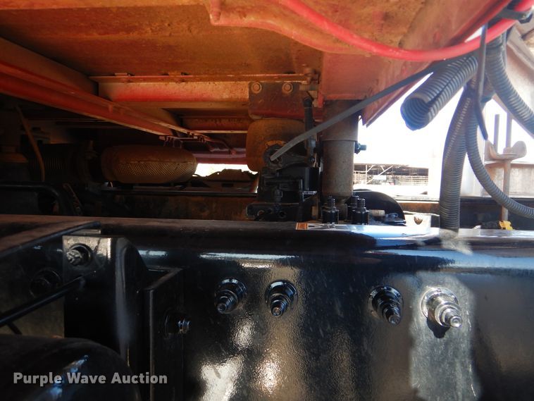 image for item GF9097 2015 Peterbilt 567 semi truck