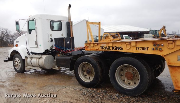 image for item GG9702 1999 Kenworth T800 semi truck