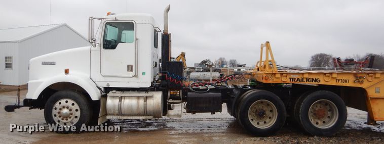 image for item GG9702 1999 Kenworth T800 semi truck