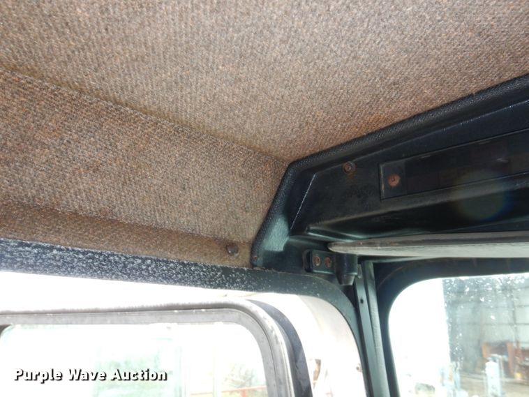 image for item GG9702 1999 Kenworth T800 semi truck