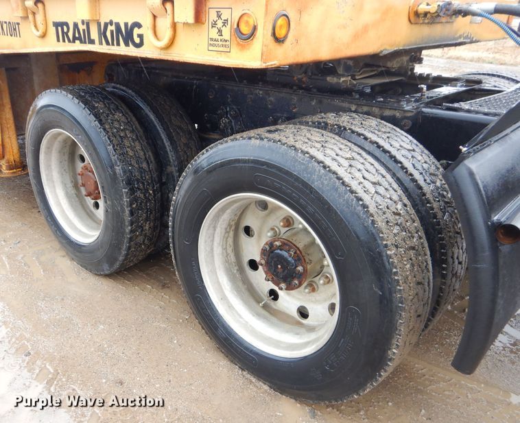 image for item GG9702 1999 Kenworth T800 semi truck