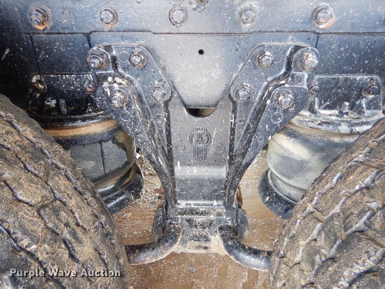 image for item GG9702 1999 Kenworth T800 semi truck