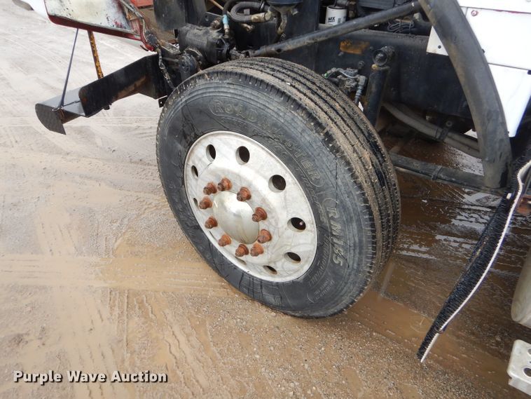 image for item GG9702 1999 Kenworth T800 semi truck