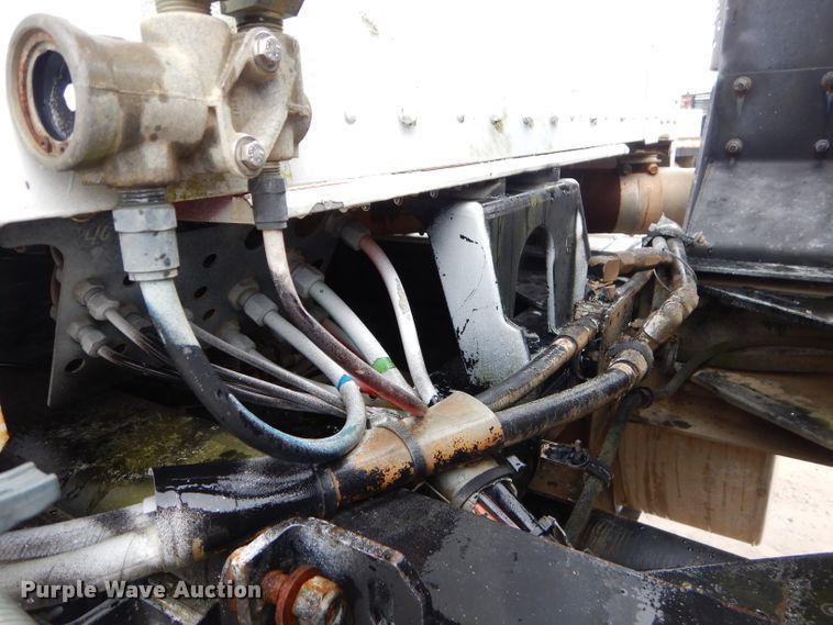 image for item GG9702 1999 Kenworth T800 semi truck