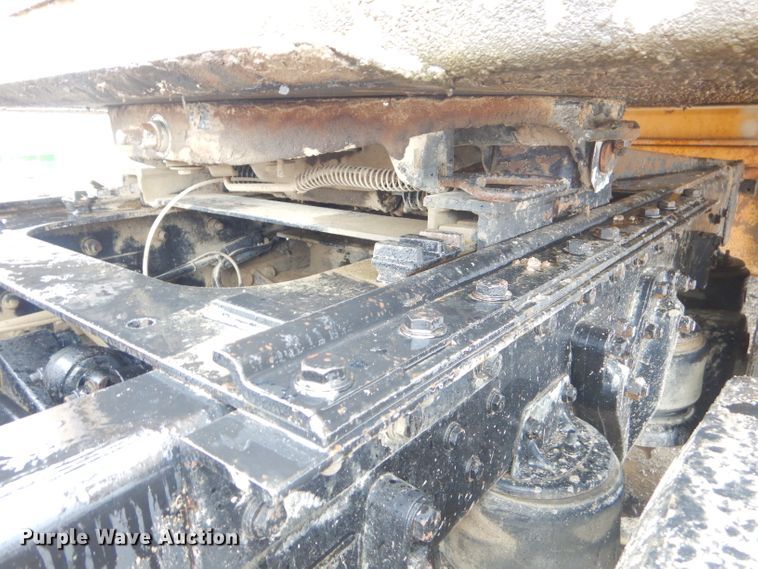 image for item GG9702 1999 Kenworth T800 semi truck