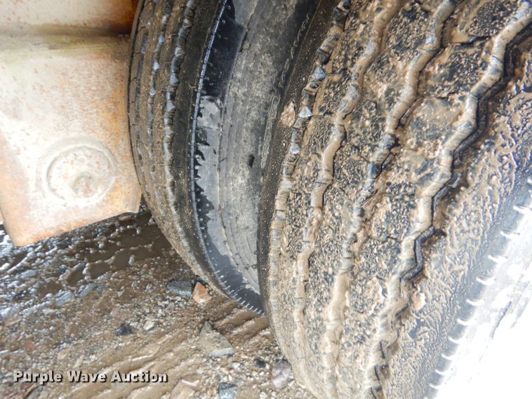 image for item GG9703 1998 Trail King TK70HT equipment trailer