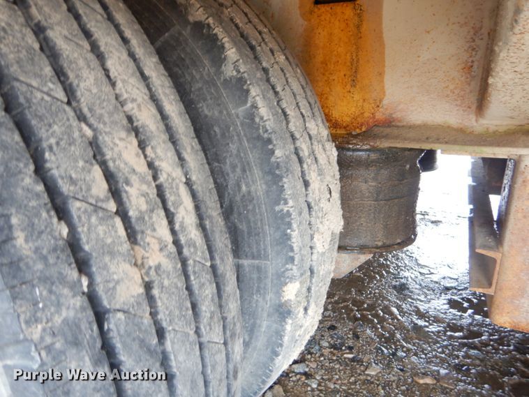 image for item GG9703 1998 Trail King TK70HT equipment trailer