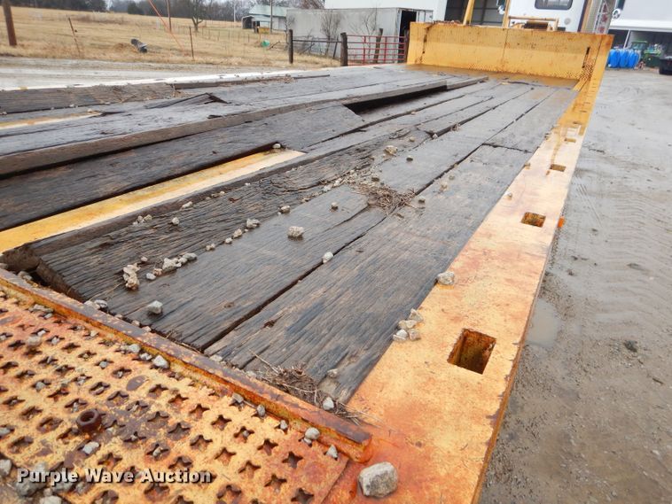 image for item GG9703 1998 Trail King TK70HT equipment trailer