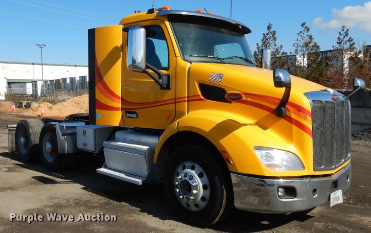 image for item GH9005 2017 Peterbilt 579 semi truck