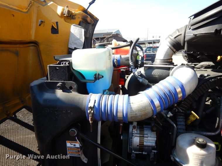 image for item GH9005 2017 Peterbilt 579 semi truck