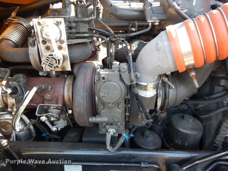 image for item GH9005 2017 Peterbilt 579 semi truck