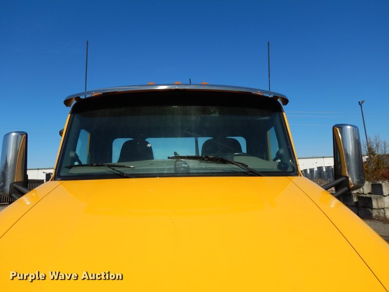 image for item GH9005 2017 Peterbilt 579 semi truck