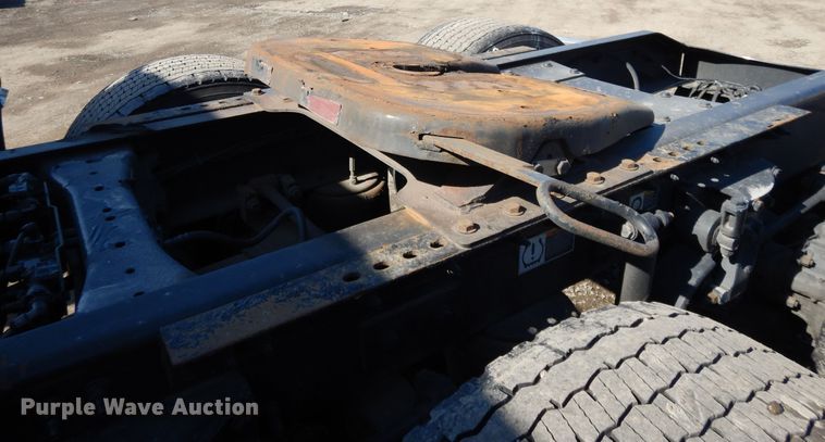 image for item GH9005 2017 Peterbilt 579 semi truck