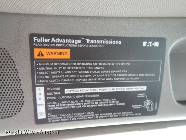 image for item GH9006 2018 Peterbilt 579 semi truck