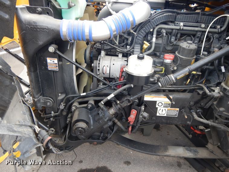 image for item GH9006 2018 Peterbilt 579 semi truck