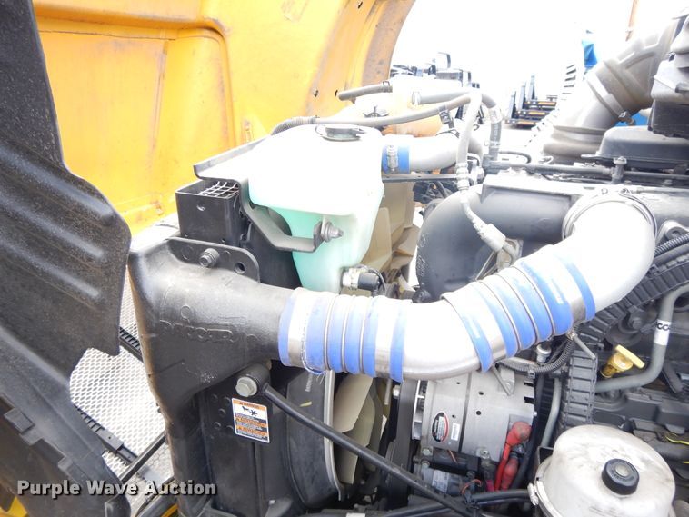 image for item GH9006 2018 Peterbilt 579 semi truck