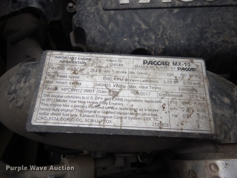 image for item GH9006 2018 Peterbilt 579 semi truck