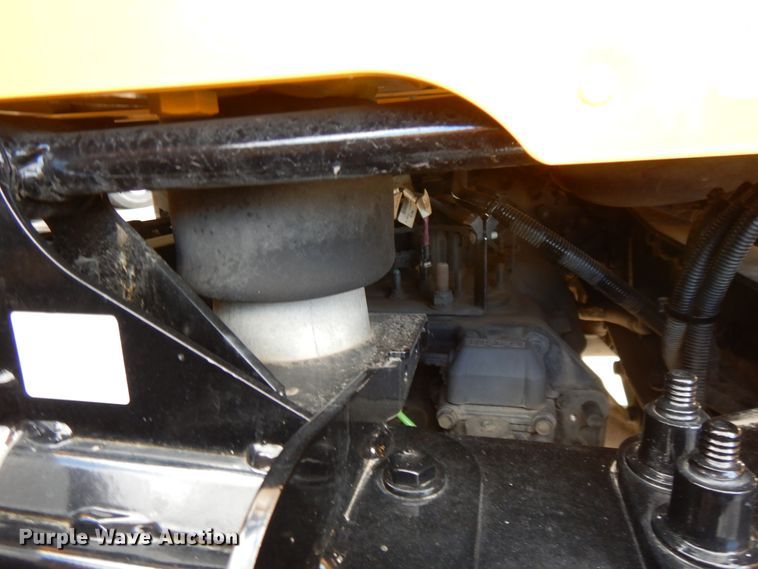 image for item GH9006 2018 Peterbilt 579 semi truck