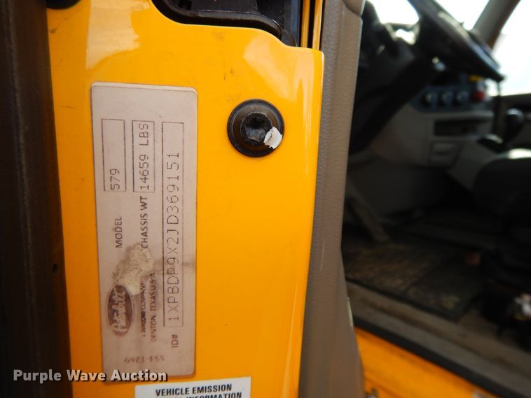 image for item GH9006 2018 Peterbilt 579 semi truck